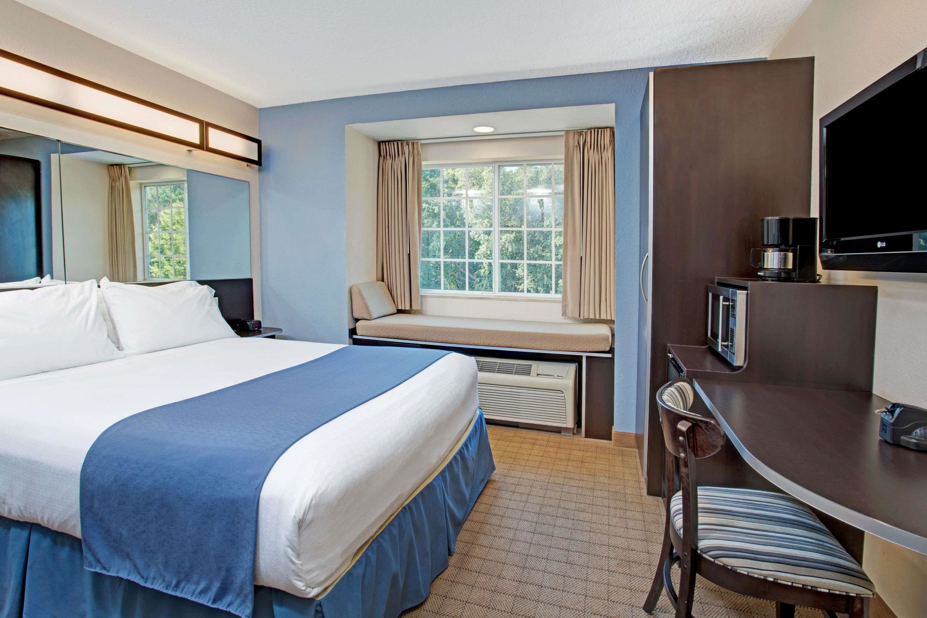 Microtel Inn & Suites by Wyndham Brooksville
