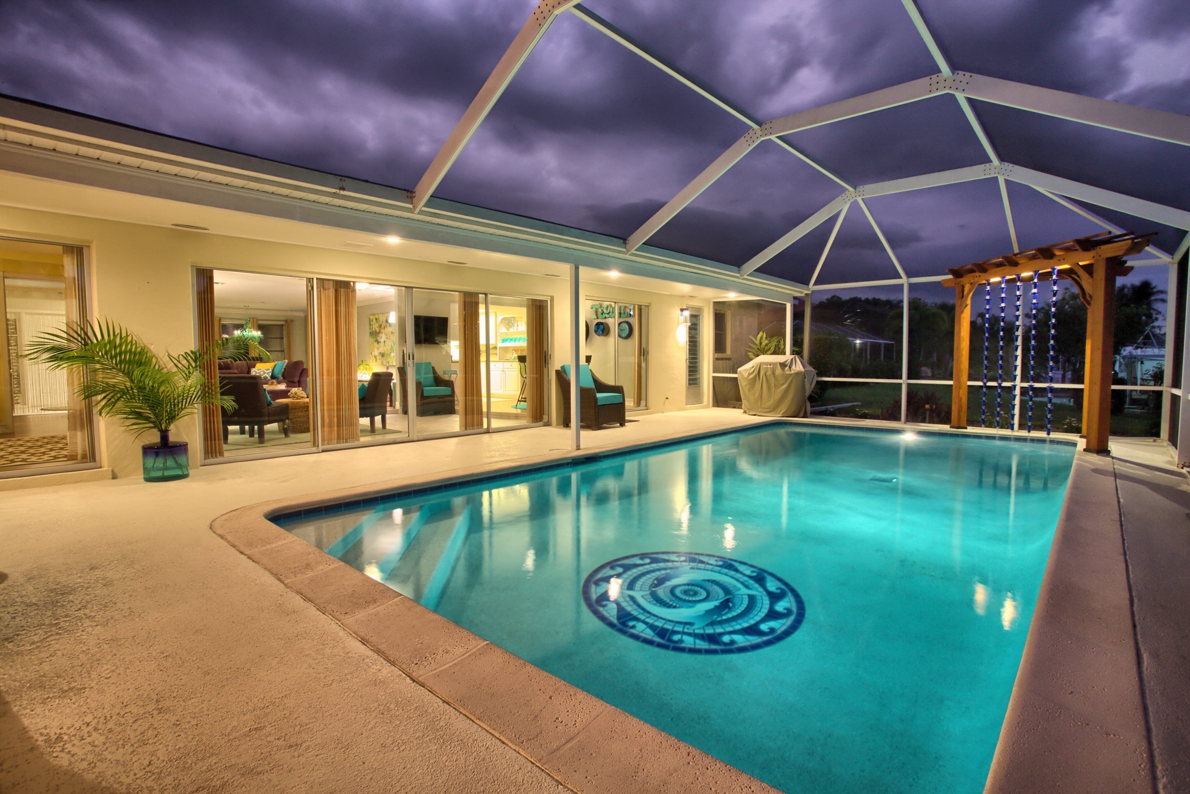 Riviera Delphin Epic Sunsets