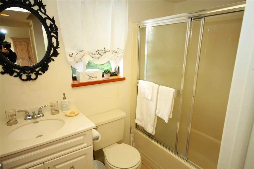 Dolphin Cottage