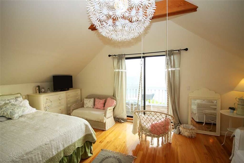 Dolphin Cottage