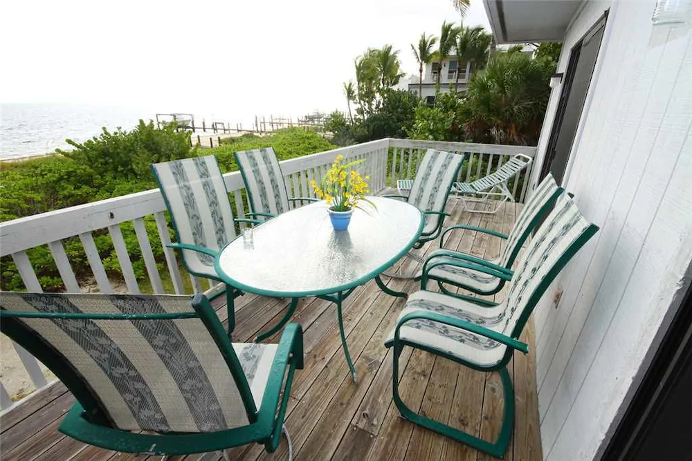 Dolphin Cottage