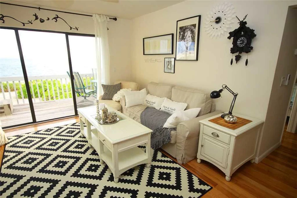 Dolphin Cottage