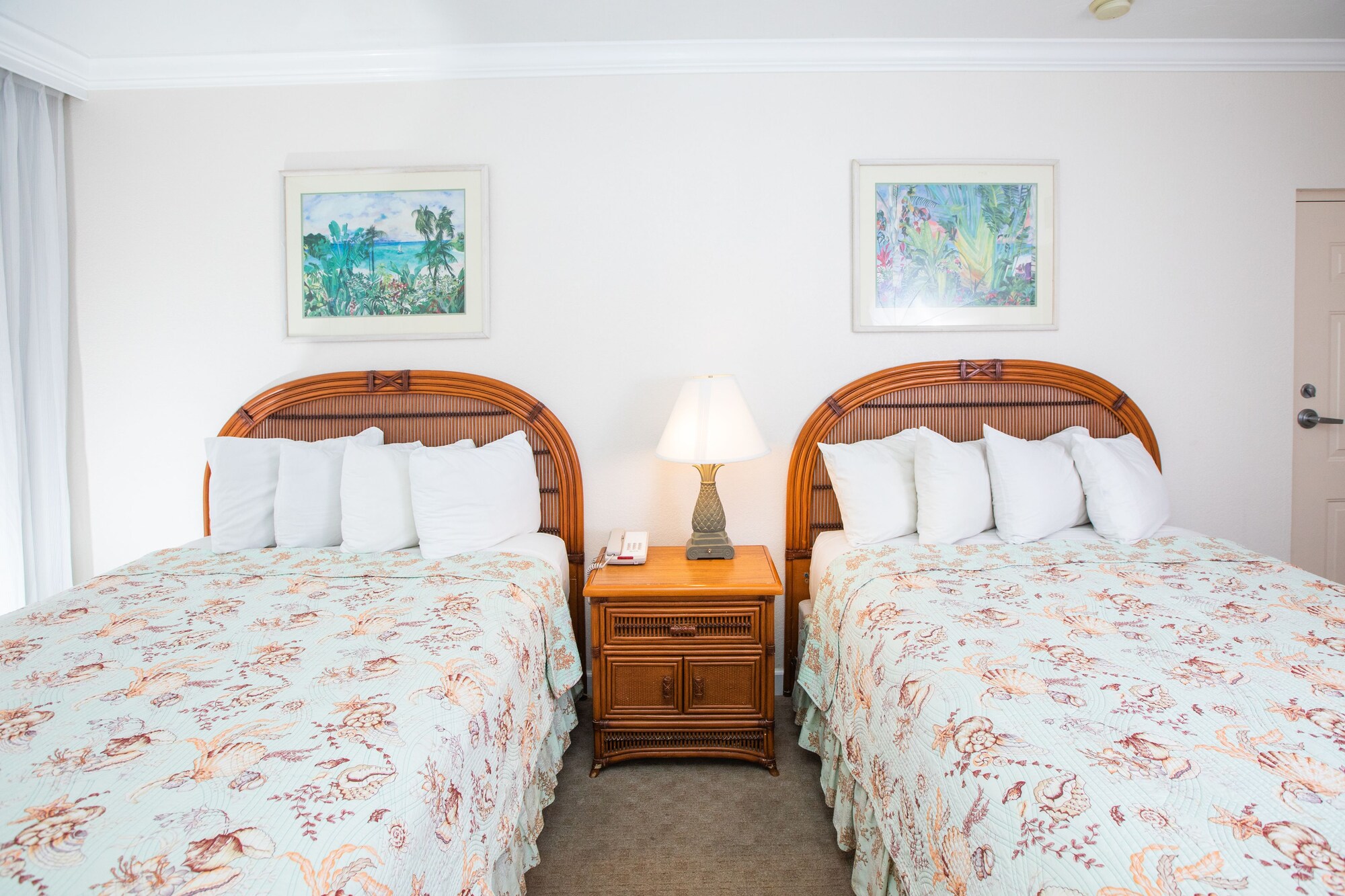 Tween Waters Inn
