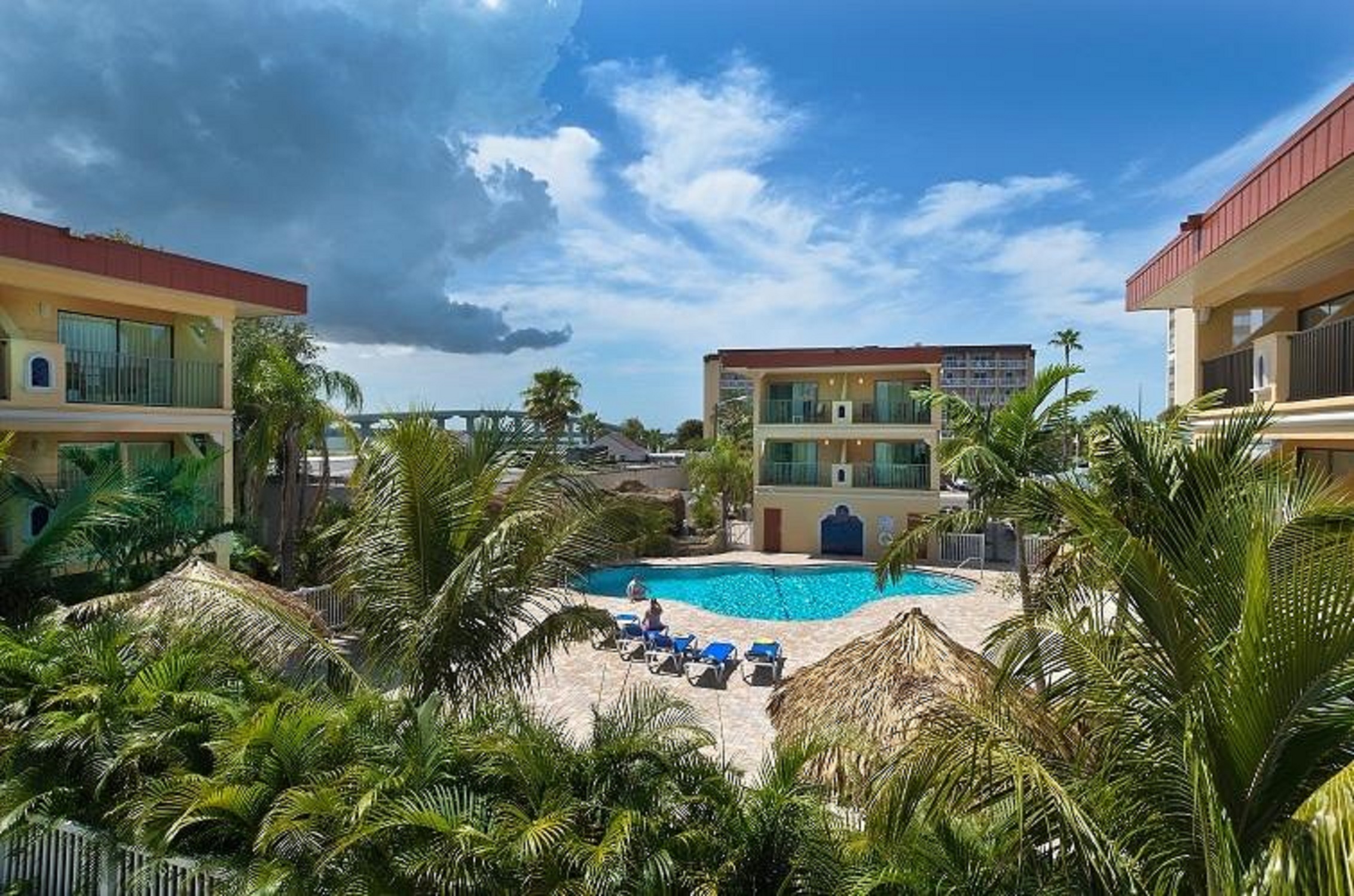 Coconut Cove All-Suite Hotel