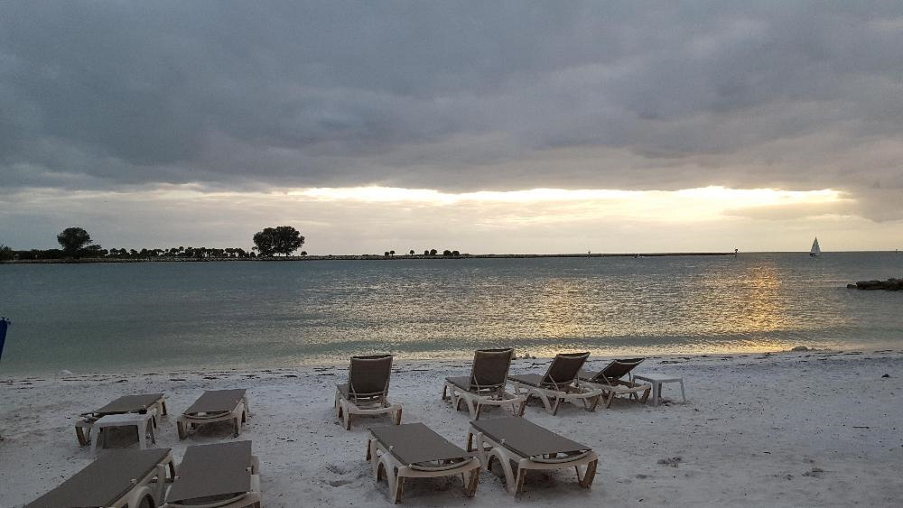 Coconut Cove All-Suite Hotel
