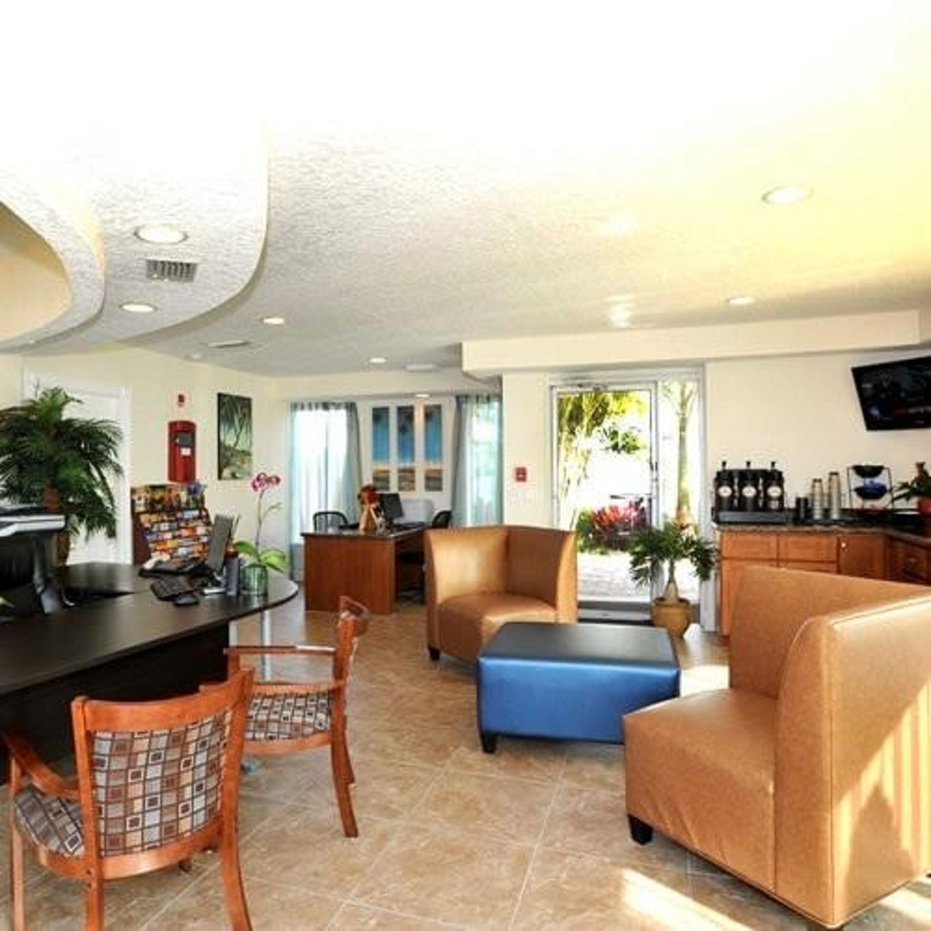 Coconut Cove All-Suite Hotel