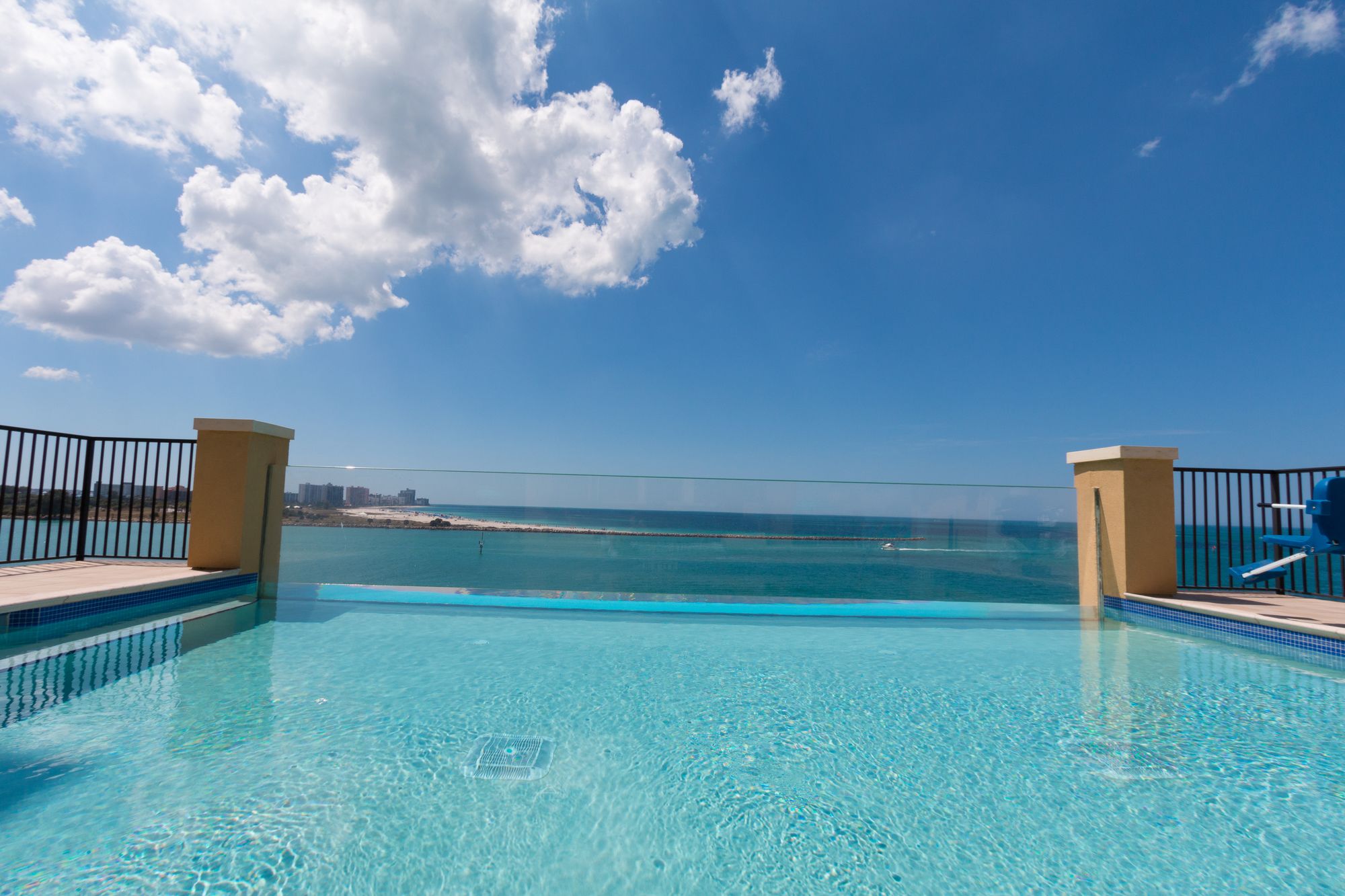 Edge Hotel