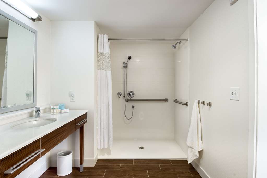 Hampton Inn & Suites Clearwater Beach