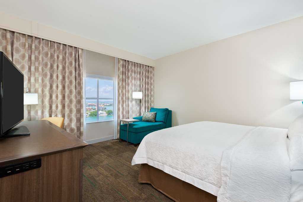 Hampton Inn & Suites Clearwater Beach