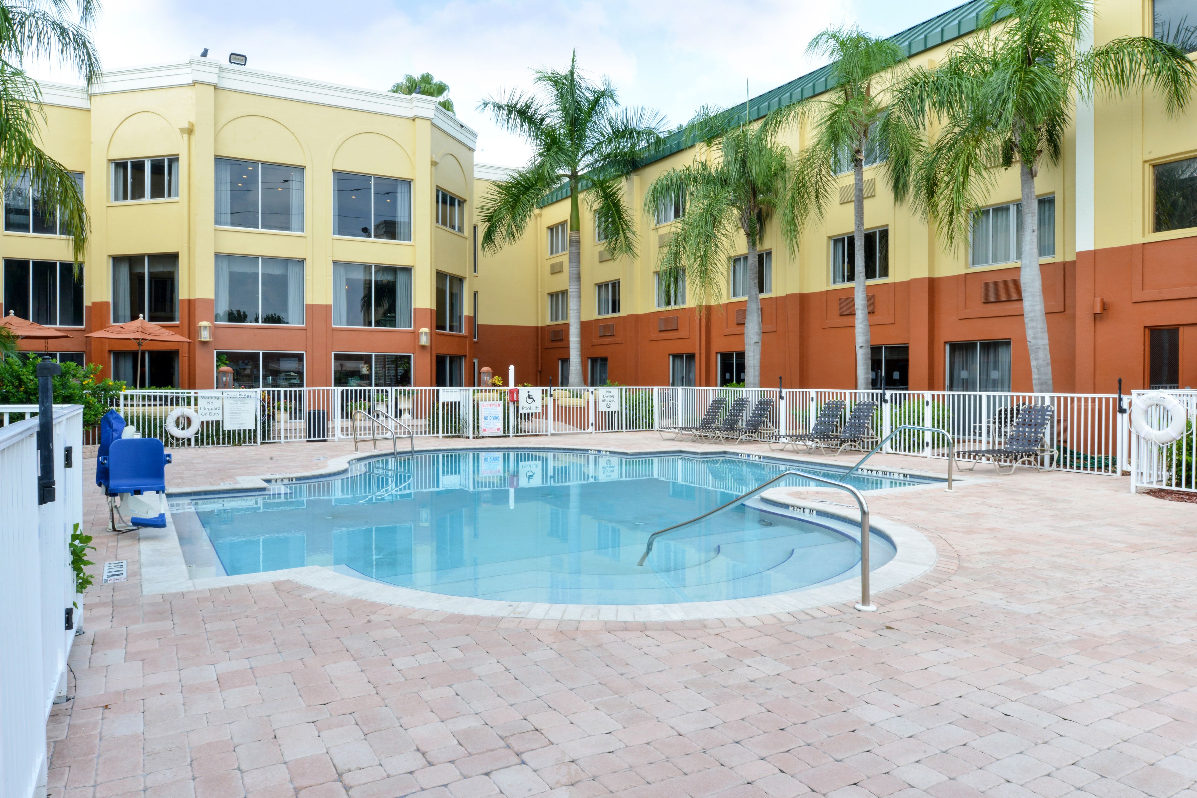 Holiday Inn Express Clearwater East - Icot Center