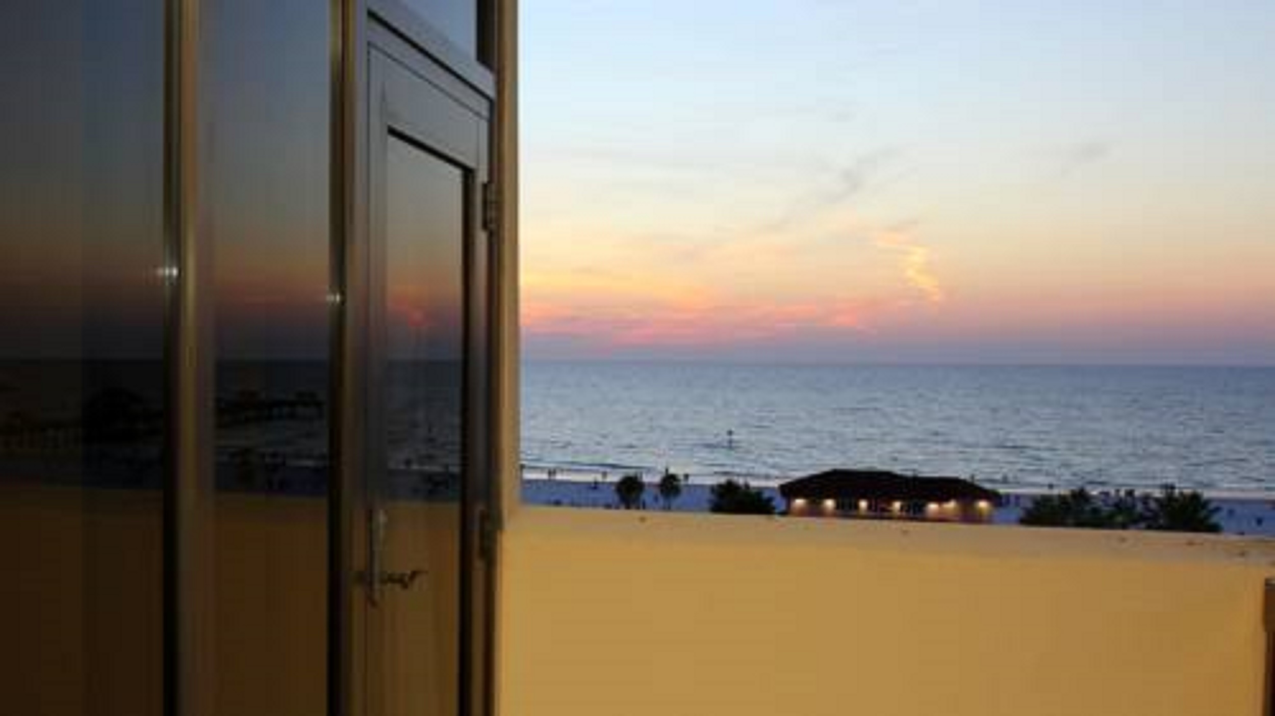 Pier House 60