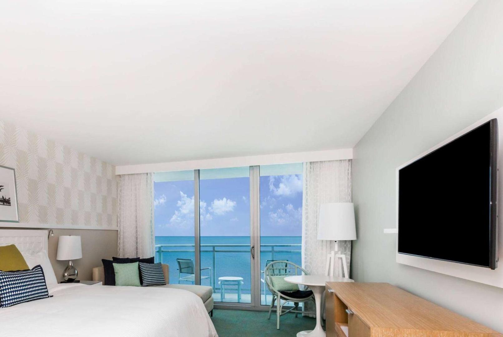 Wyndham Grand Clearwater Beach