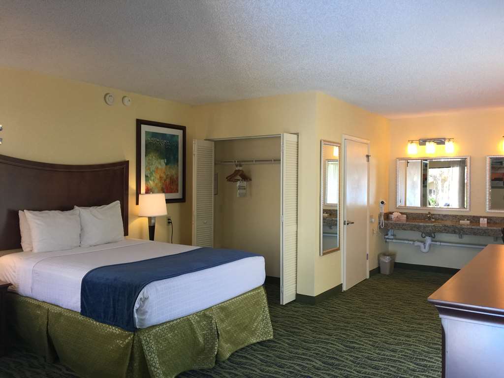 PaddleTail Waterfront Lodge Trademark Collection by Wyndham