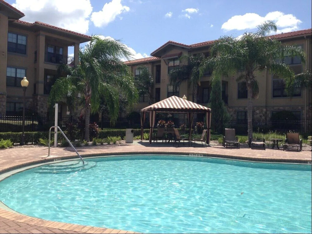 Bella Piazza