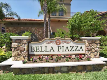 Bella Piazza