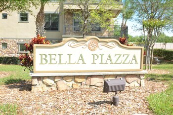 Bella Piazza