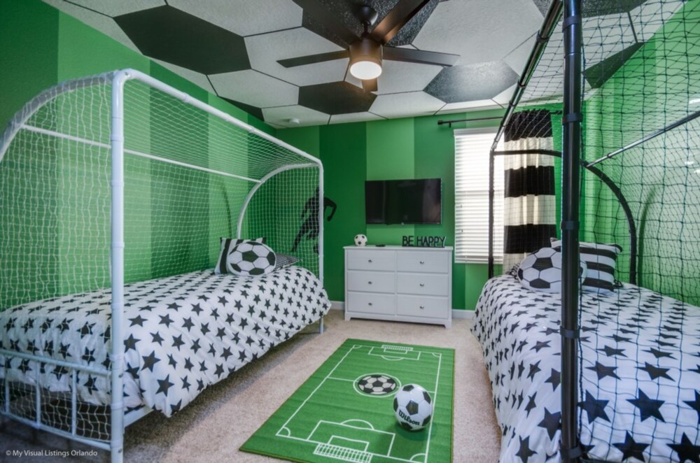 Champions Gate by iHome Resort