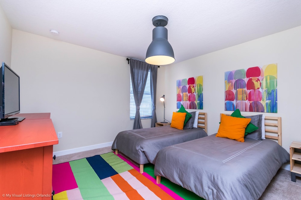 Champions Gate by iHome Resort