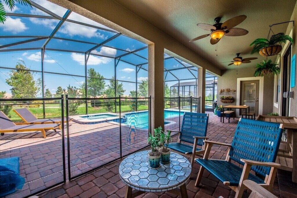 Champions Gate by iHome Resort