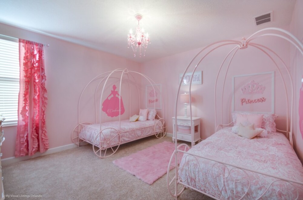 Champions Gate by iHome Resort