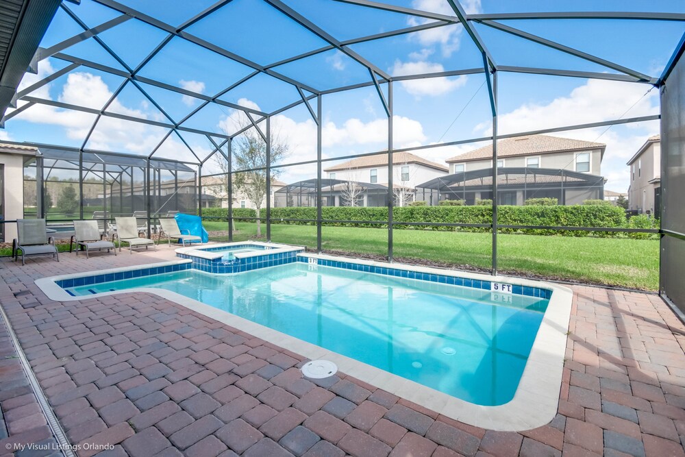 Champions Gate by iHome Resort