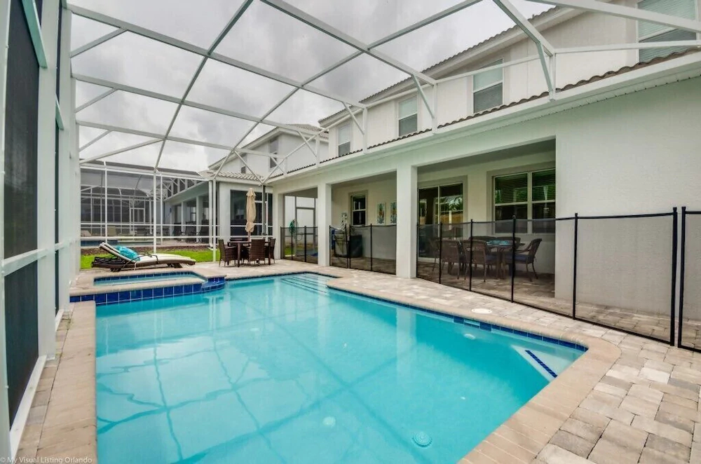 Champions Gate by iHome Resort