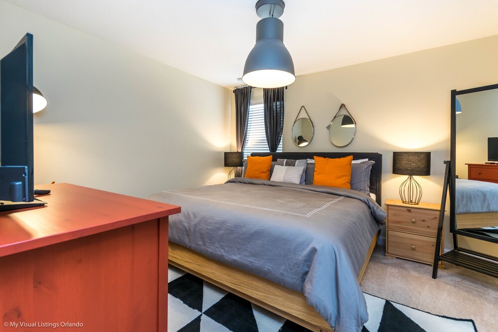 Champions Gate by iHome Resort