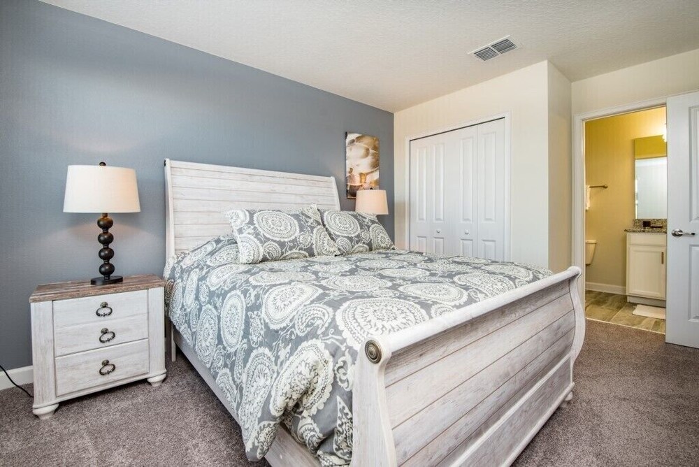 Champions Gate by iHome Resort