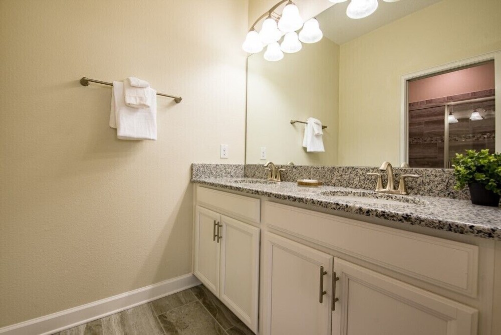 Champions Gate by iHome Resort