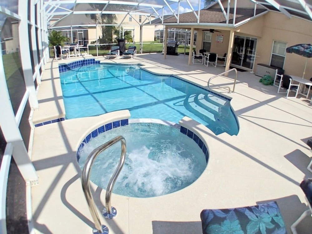 Hampton Lakes
