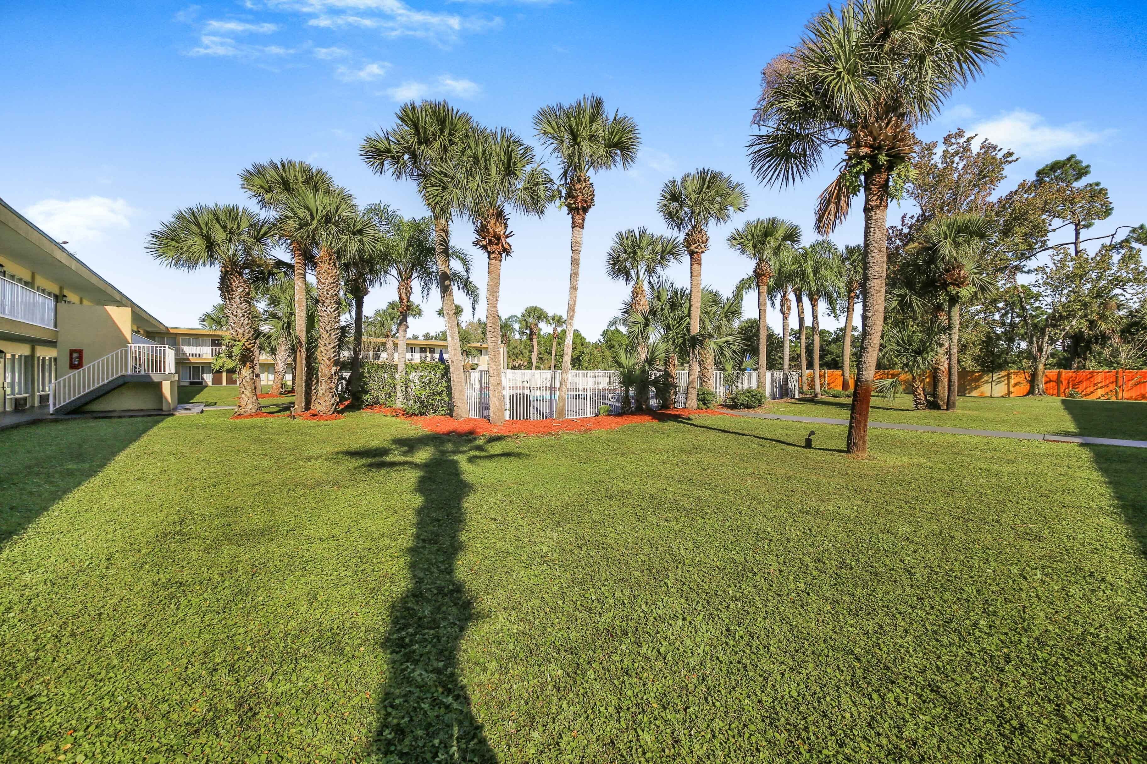 Days Inn by Wyndham Daytona Beach Speedway