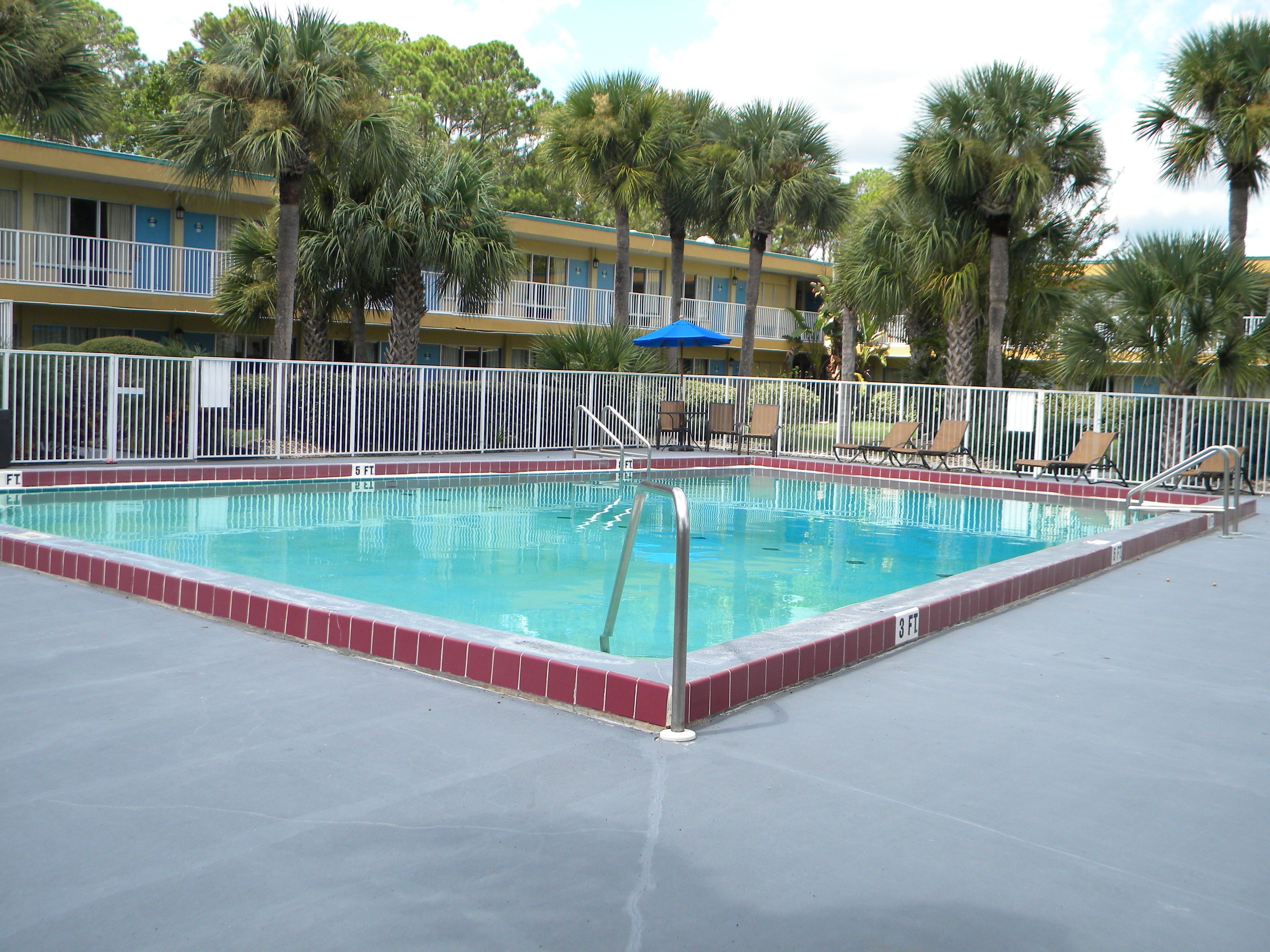 Days Inn by Wyndham Daytona Beach Speedway