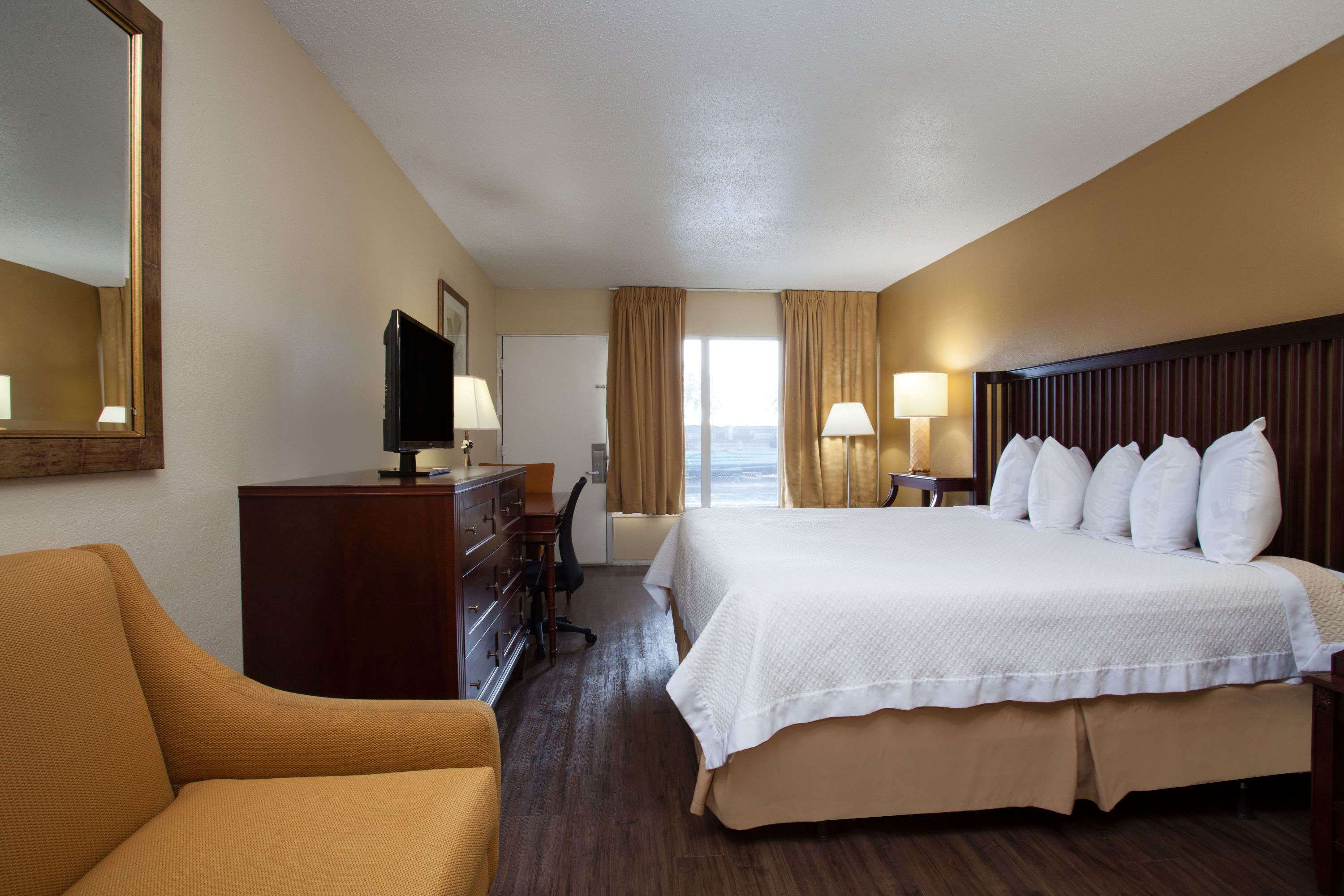 Days Inn by Wyndham Daytona Beach Speedway