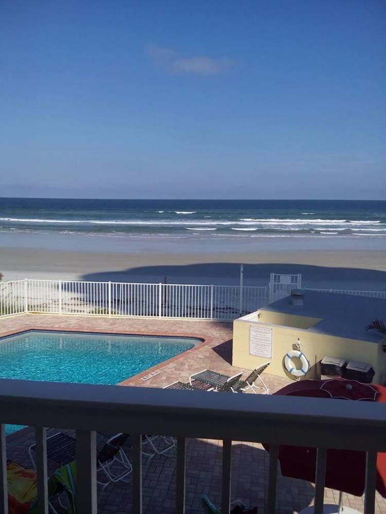 Holiday Shores Beach Club