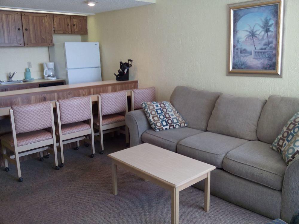 Holiday Shores Beach Club