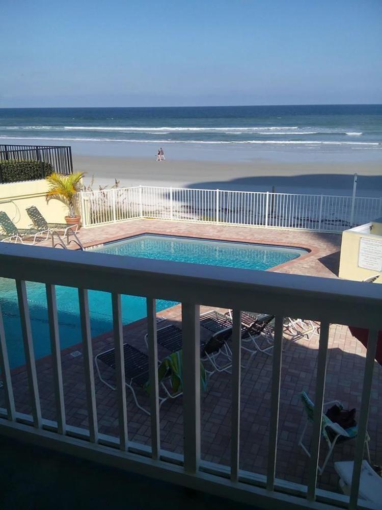 Holiday Shores Beach Club