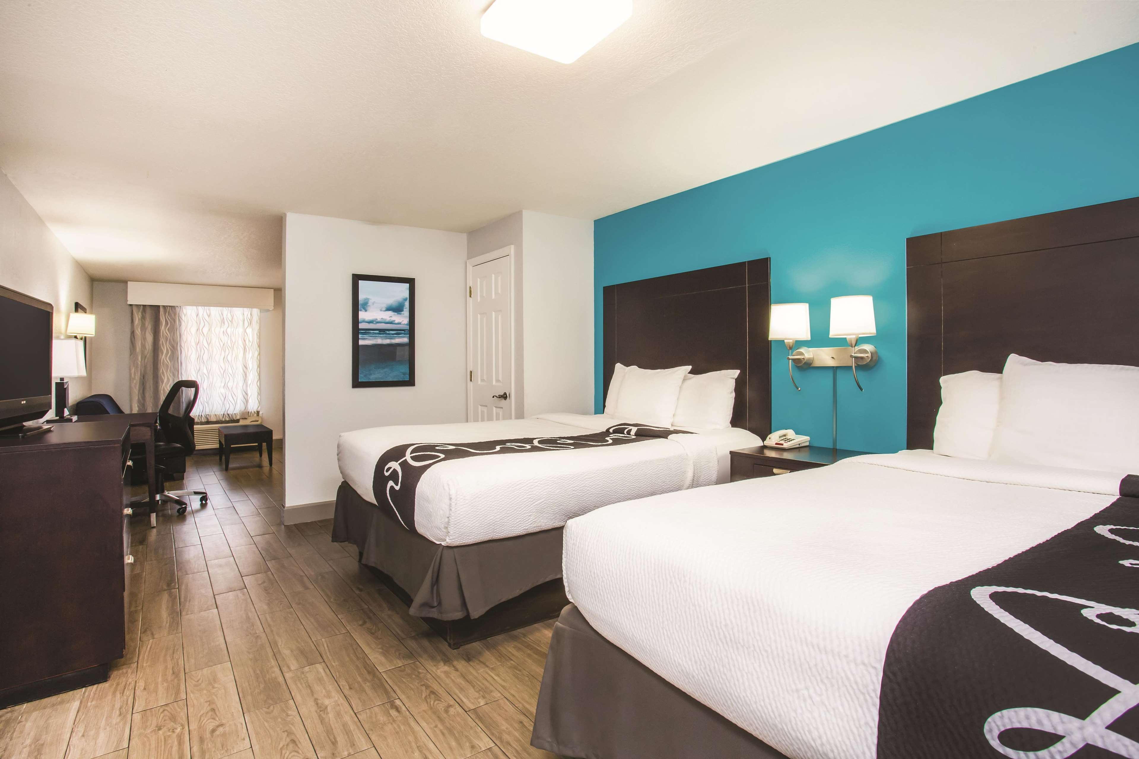 La Quinta Inn & Suites by Wyndham Oceanfront Daytona Beach