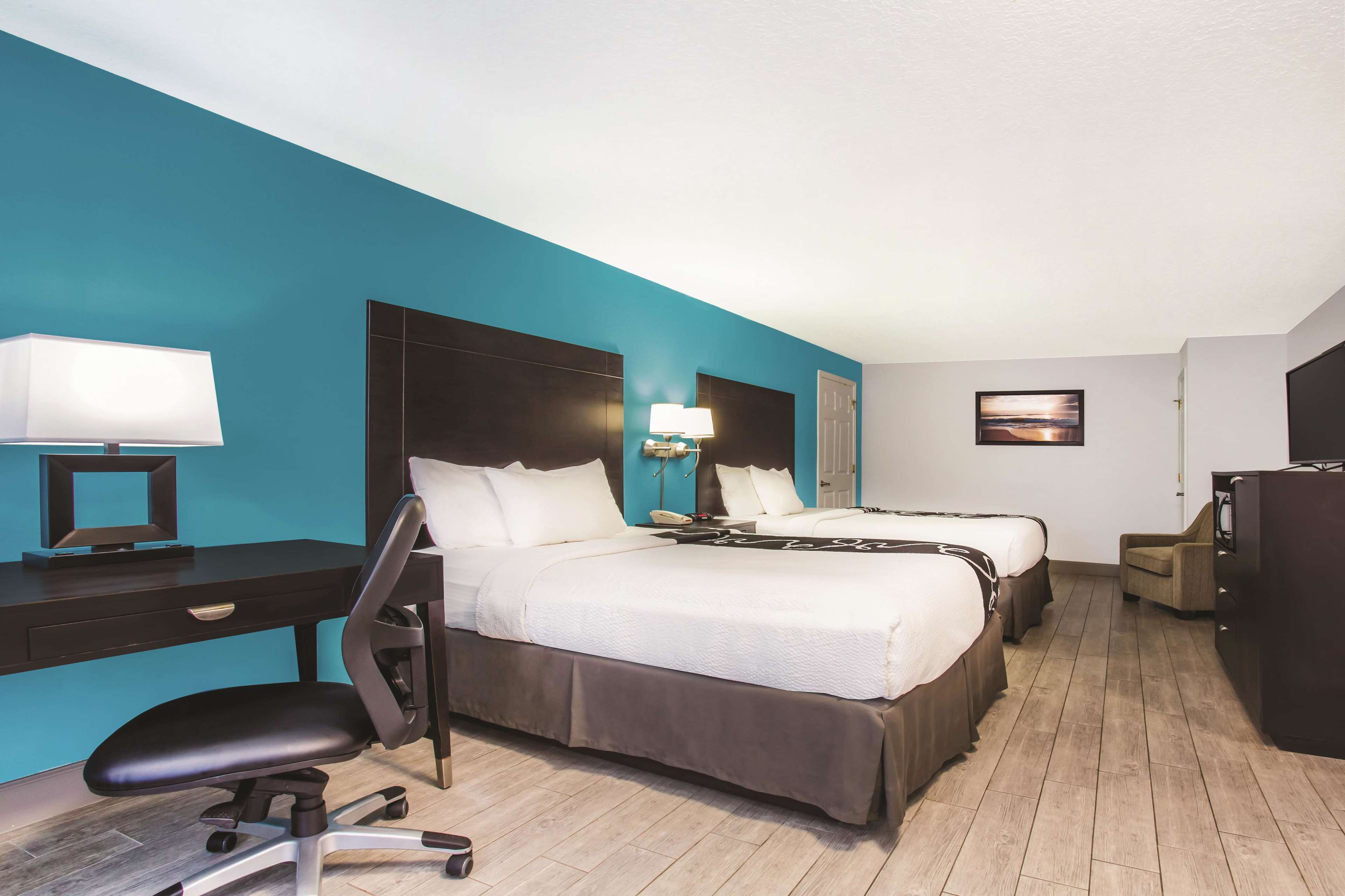 La Quinta Inn & Suites by Wyndham Oceanfront Daytona Beach