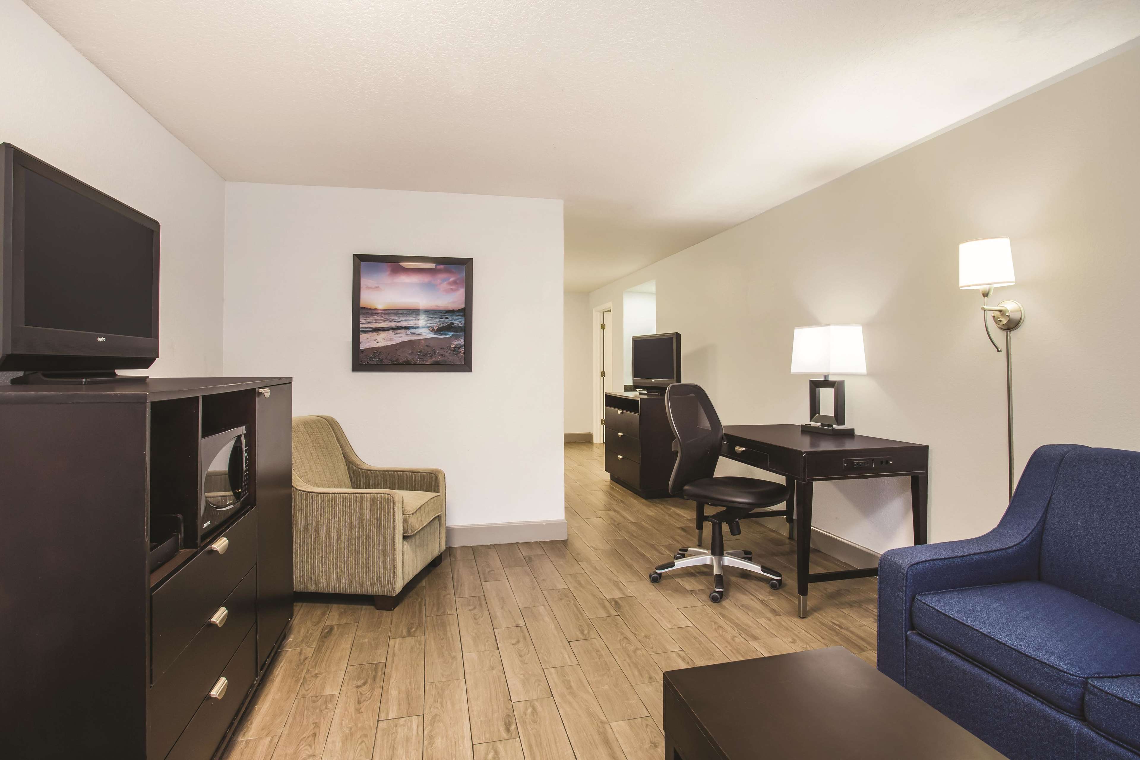 La Quinta Inn & Suites by Wyndham Oceanfront Daytona Beach