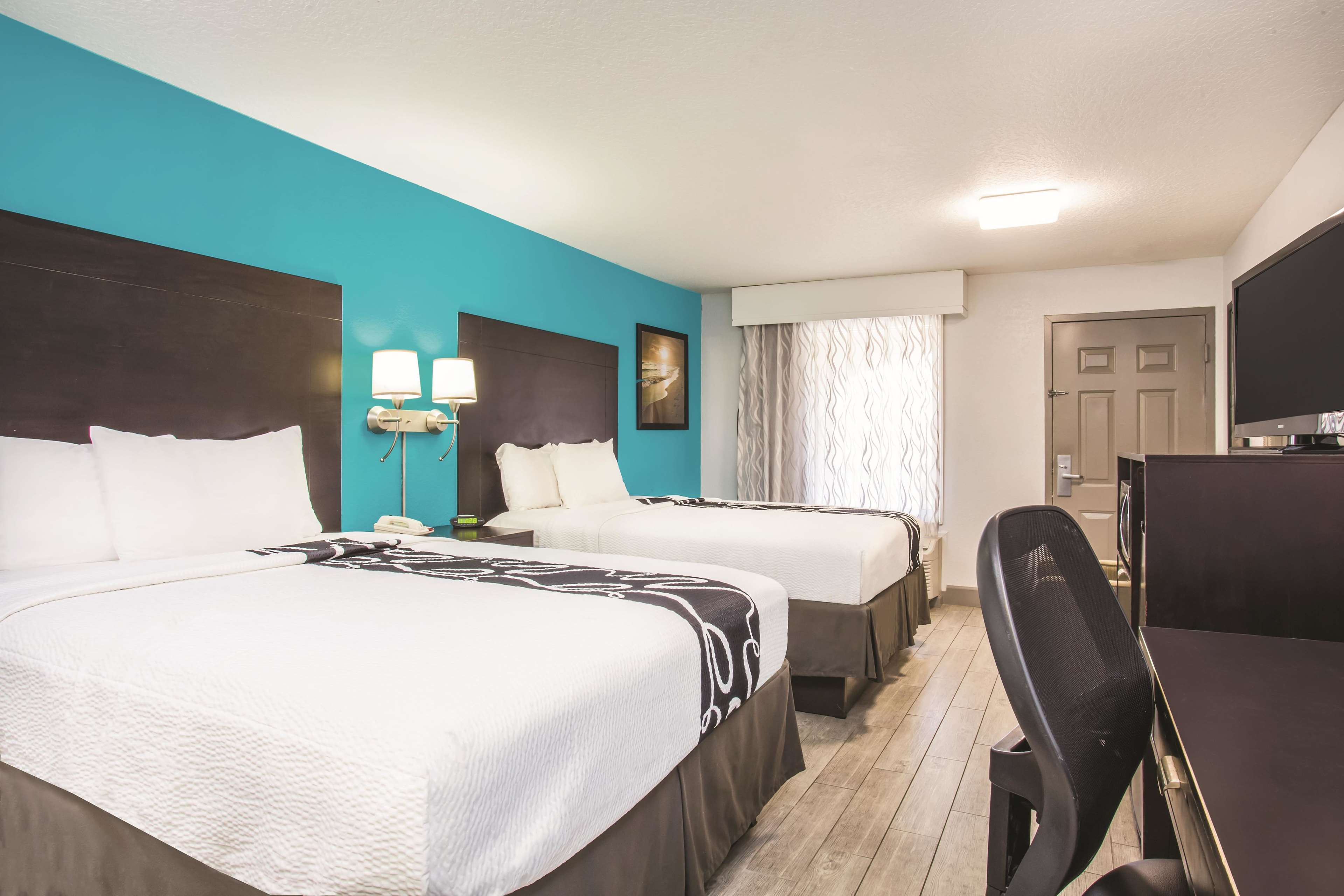 La Quinta Inn & Suites by Wyndham Oceanfront Daytona Beach
