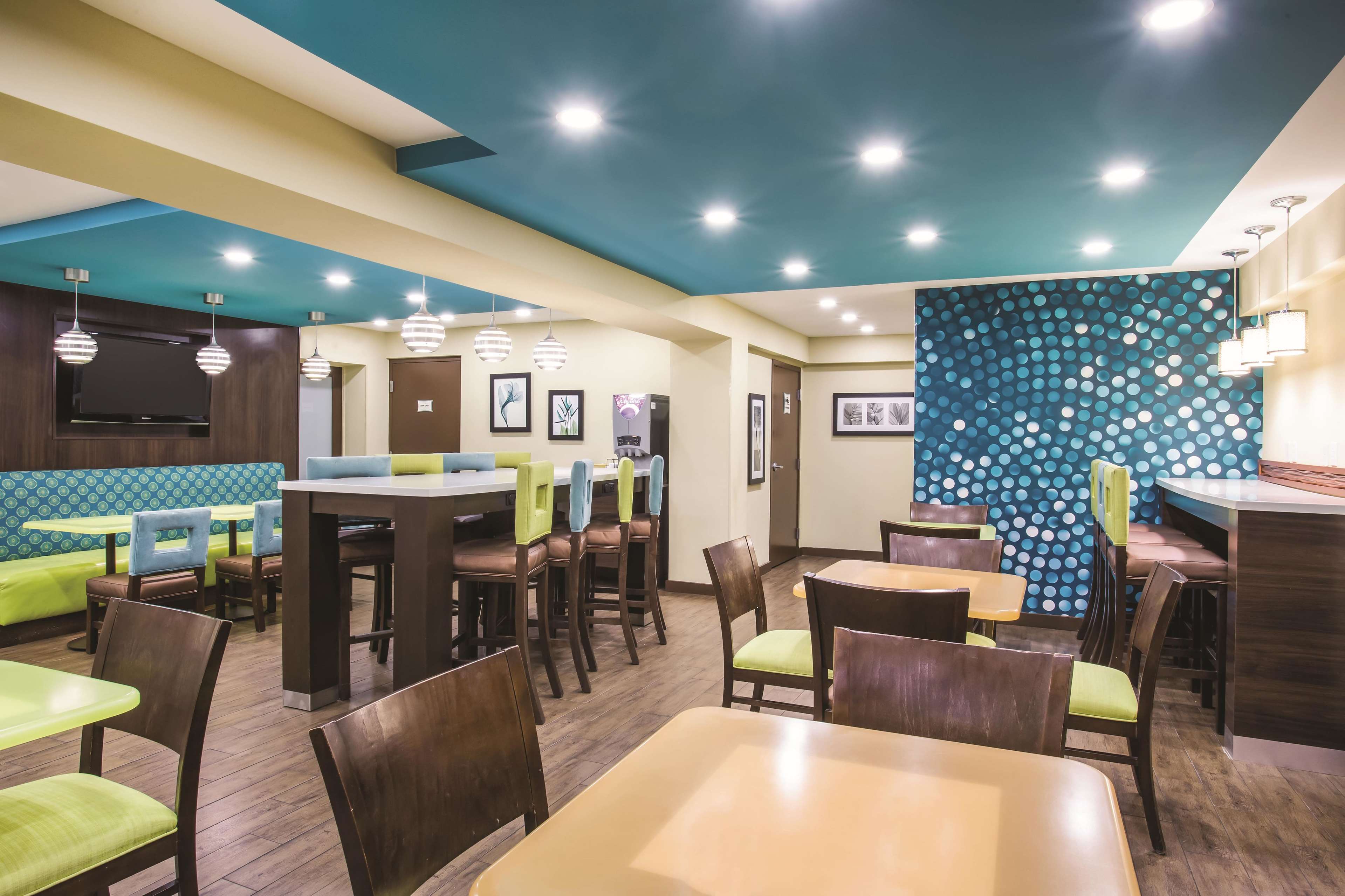 La Quinta Inn & Suites by Wyndham Oceanfront Daytona Beach