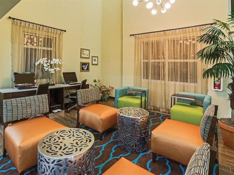 La Quinta Inn & Suites by Wyndham Oceanfront Daytona Beach