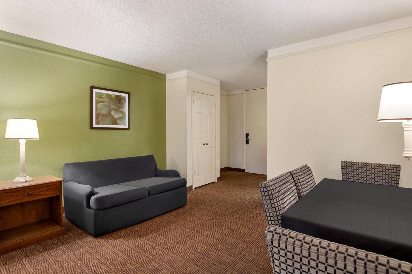 Baymont by Wyndham Daytona Beach/Intl Speedway
