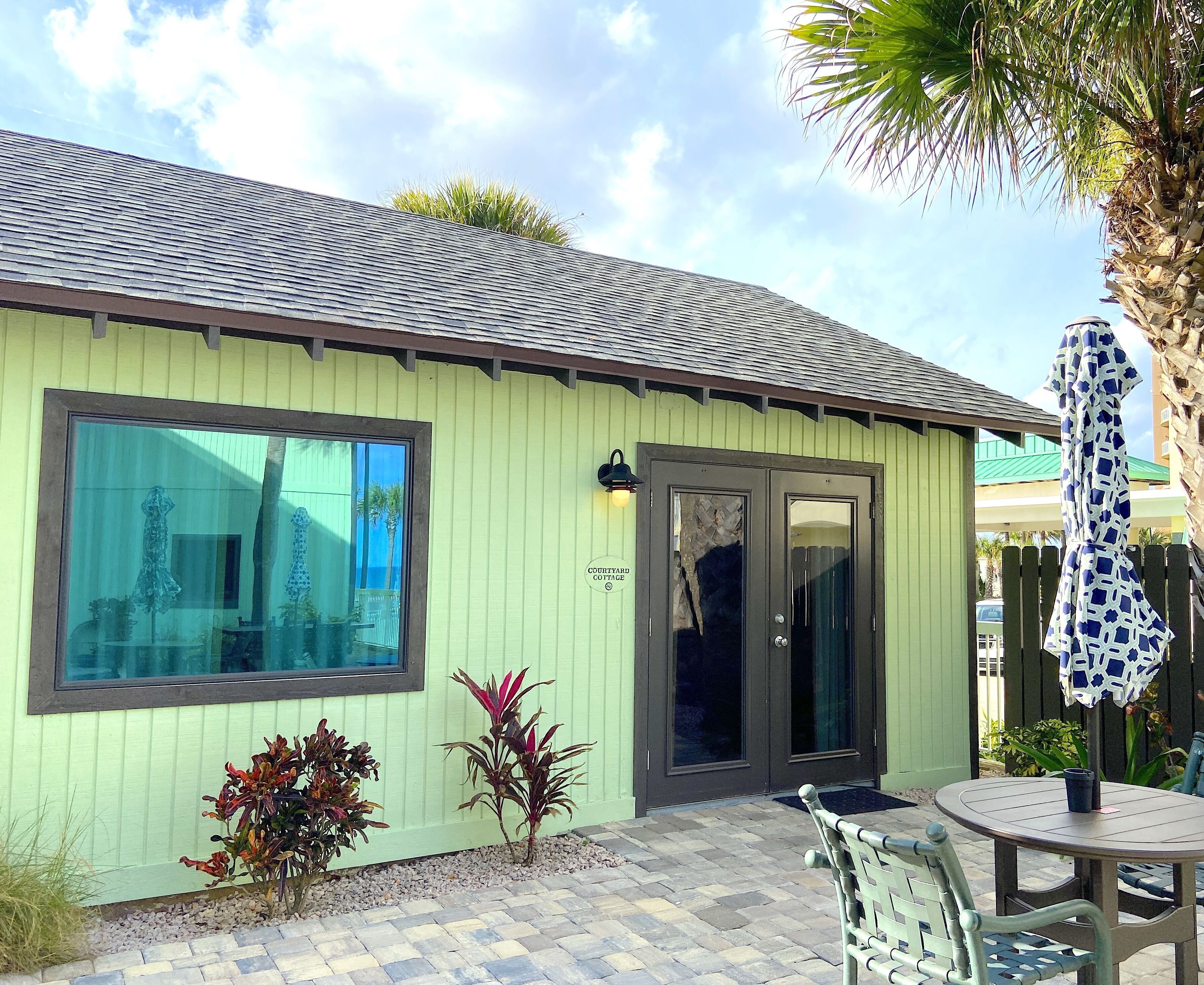 Mick's Beach Hideaway