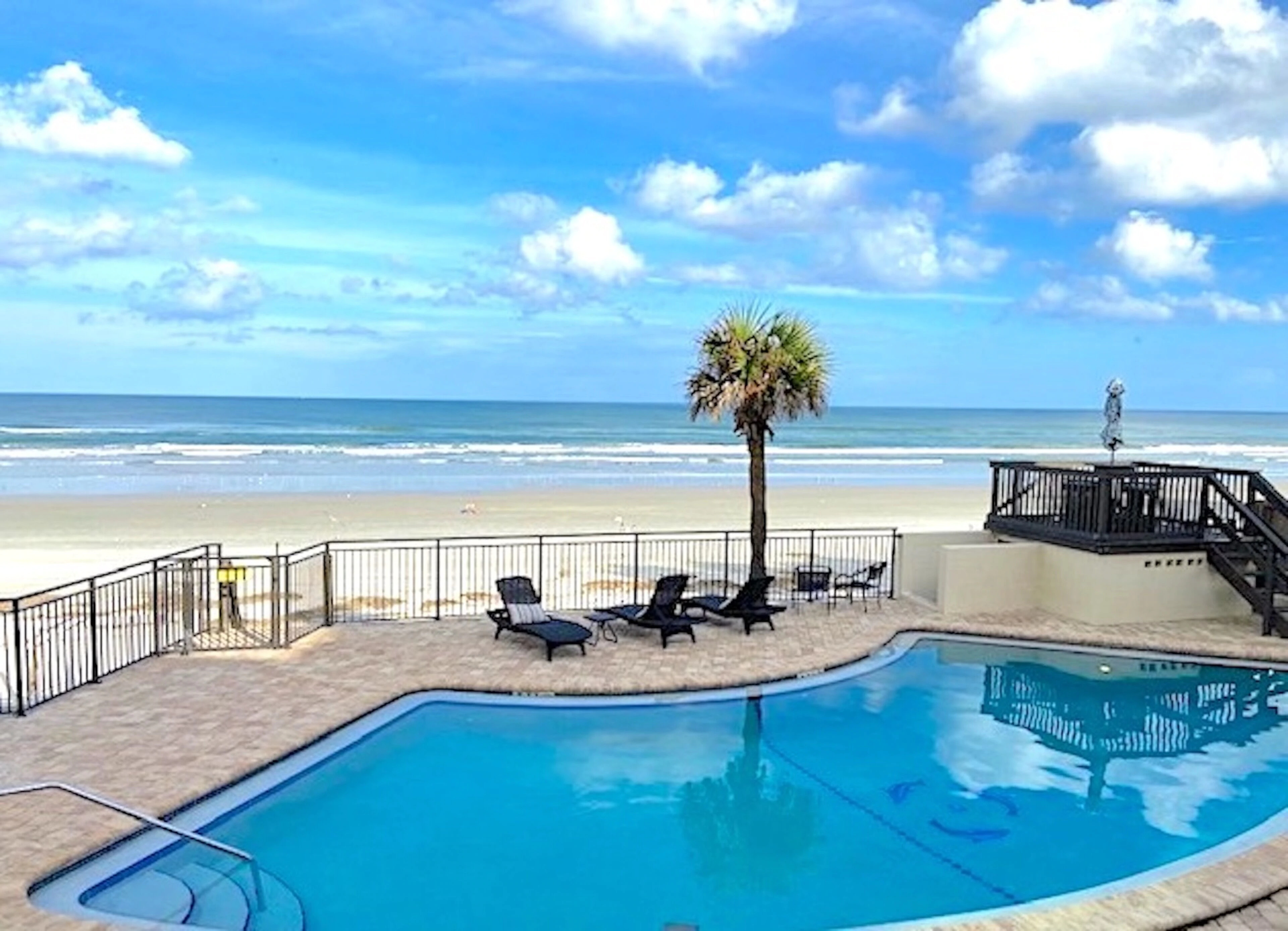 Mick's Beach Hideaway