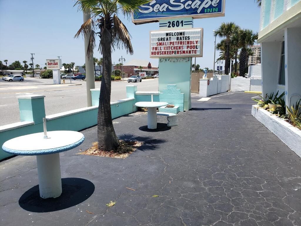 The Seascape Inn