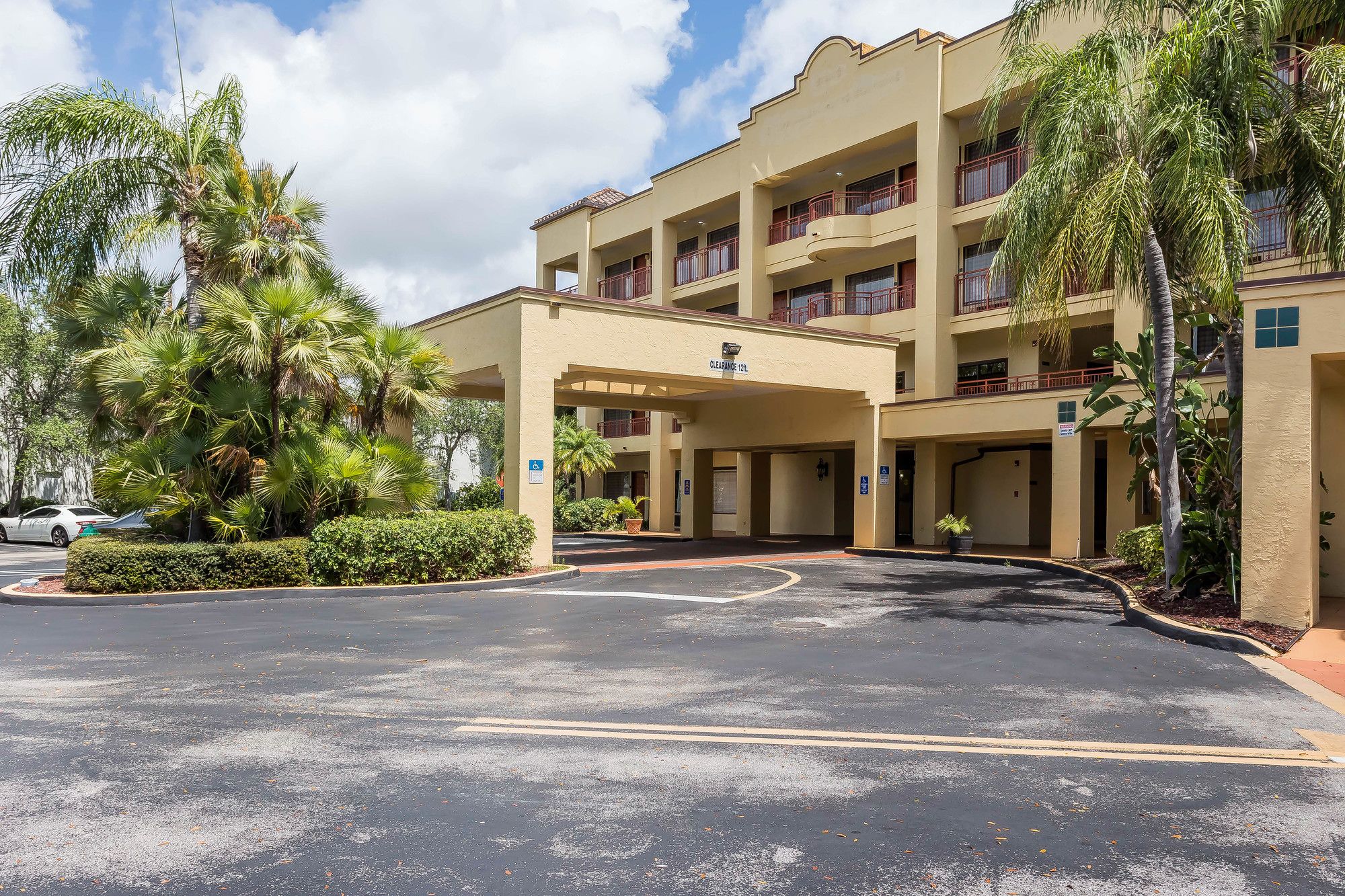 Boca Suites Deerfield Beach