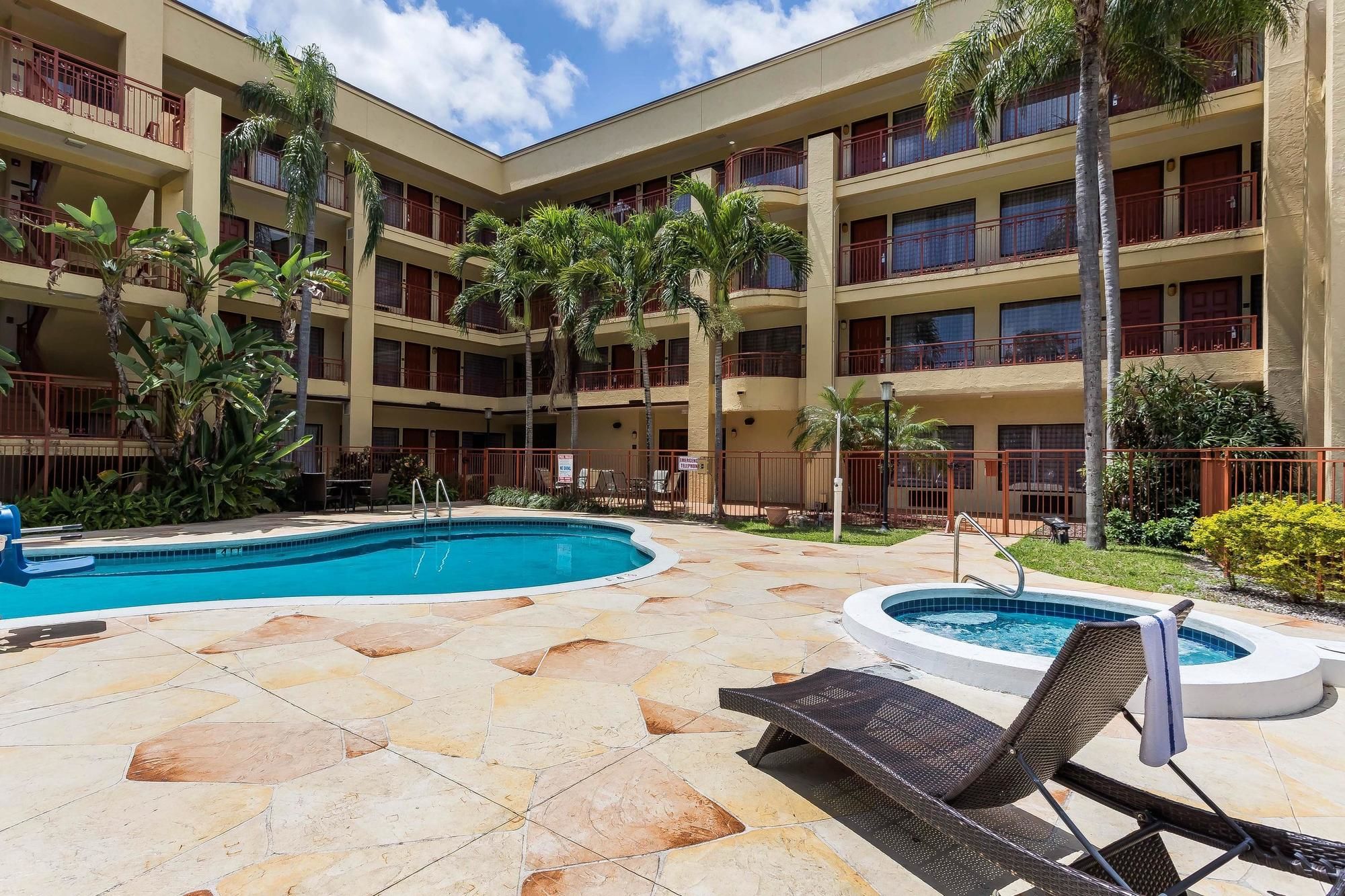 Boca Suites Deerfield Beach