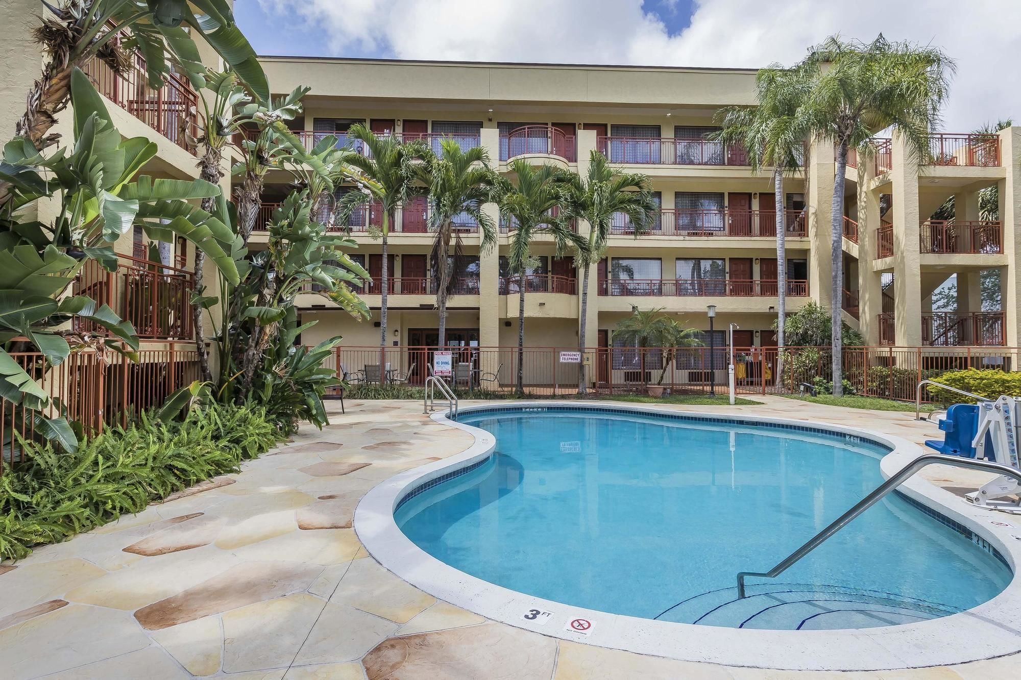 Boca Suites Deerfield Beach