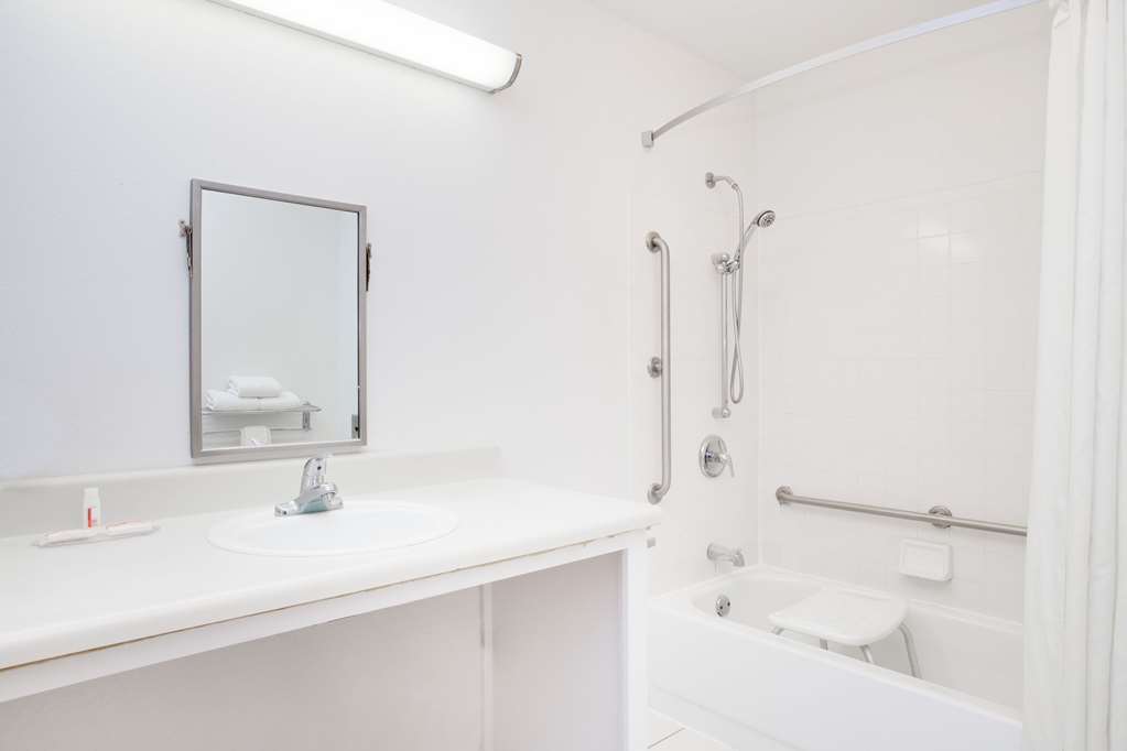 Super 8 by Wyndham Defuniak Springs